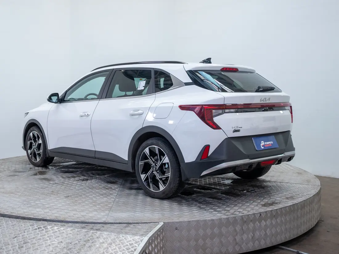 KIA K3 Cross — foto 4 de 20