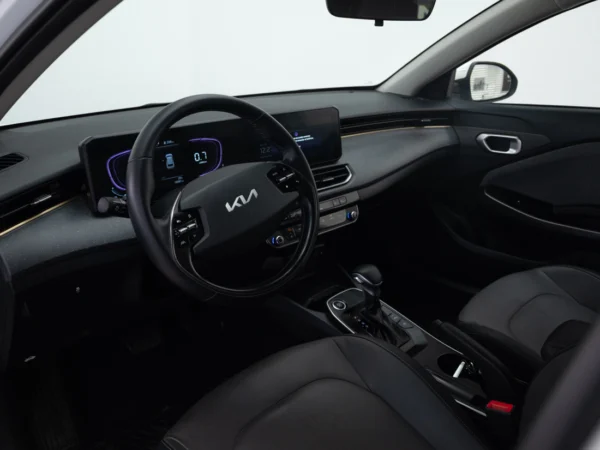 Kia K3 Cross 2025 usado — Pompeyo Carrasco — foto 10
