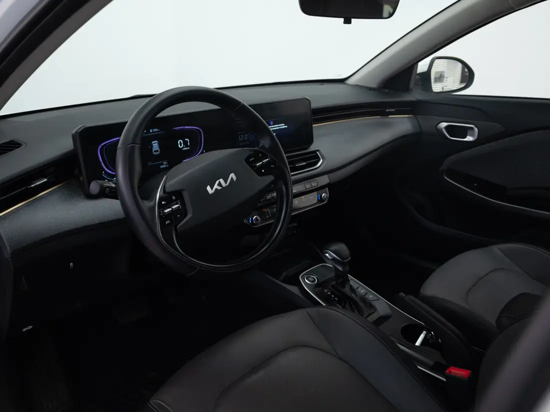 KIA K3 Cross — foto 10 de 20