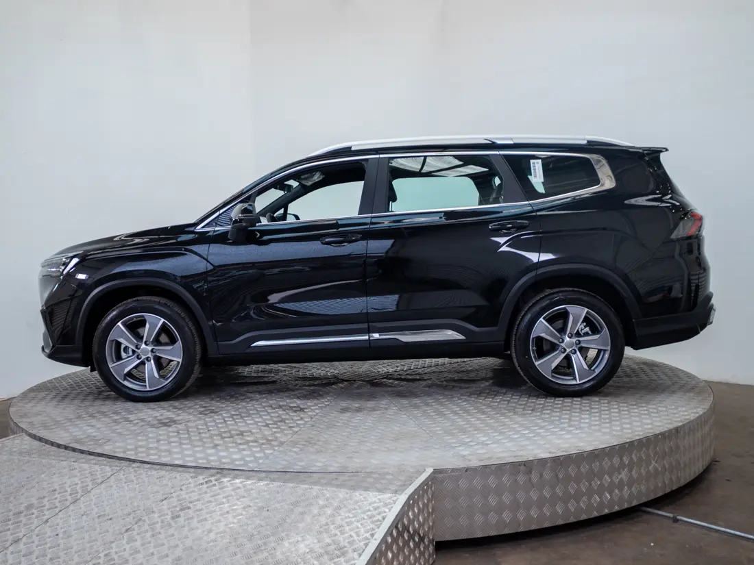 Geely Okavango — foto 3 de 20