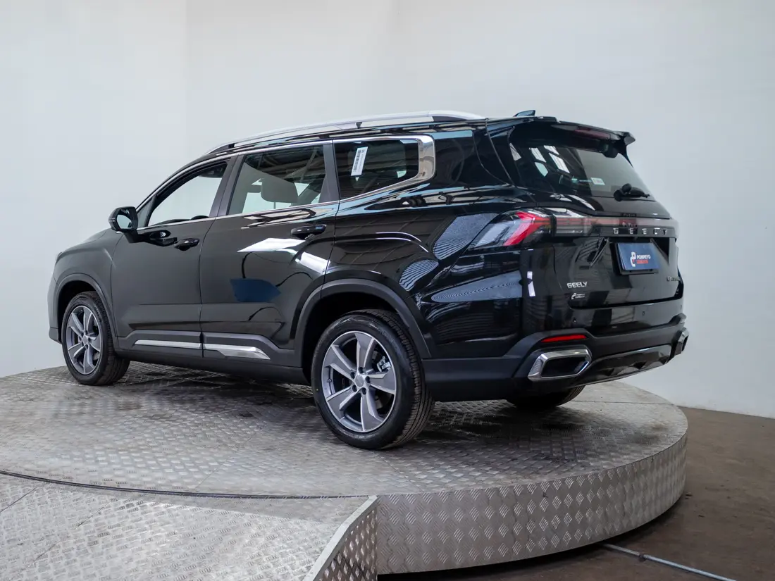 Geely Okavango — foto 4 de 20
