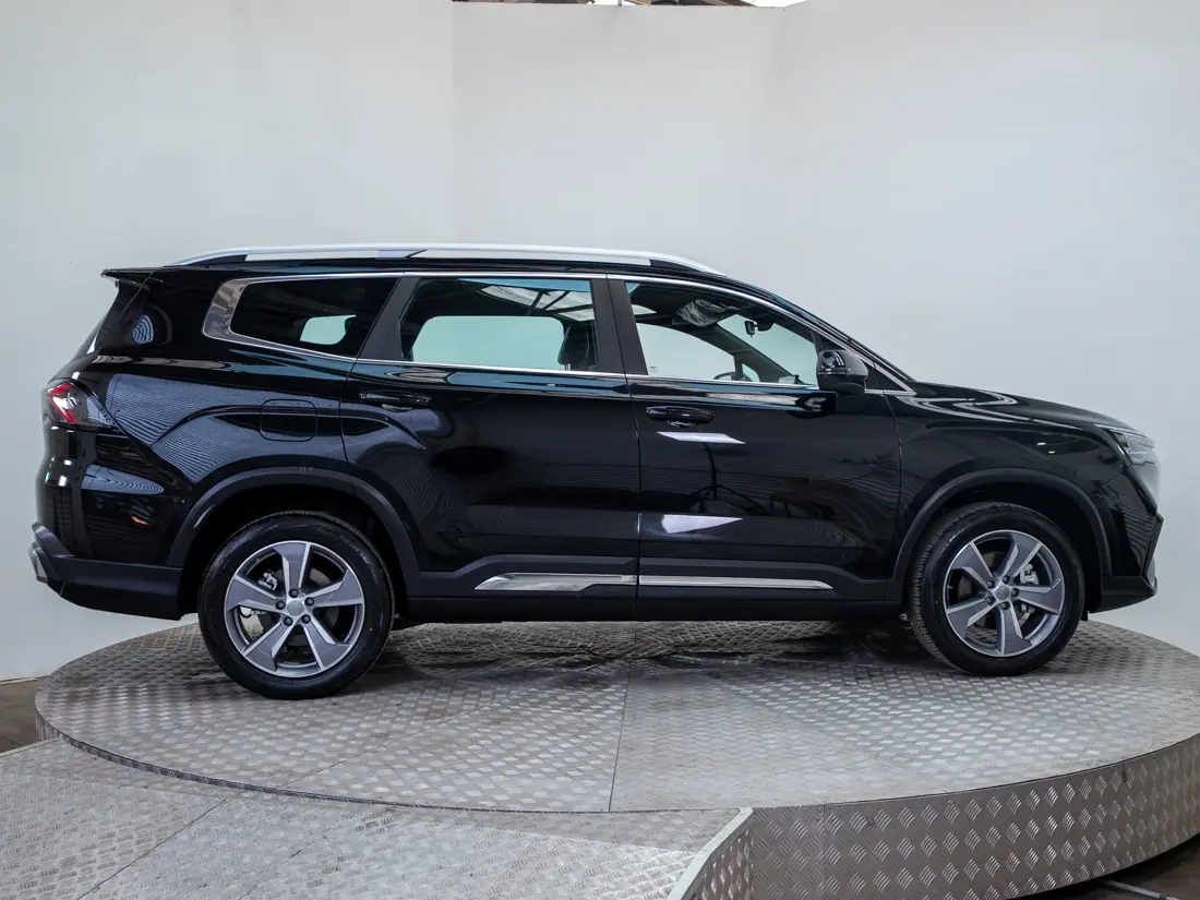 Geely Okavango — foto 7 de 20