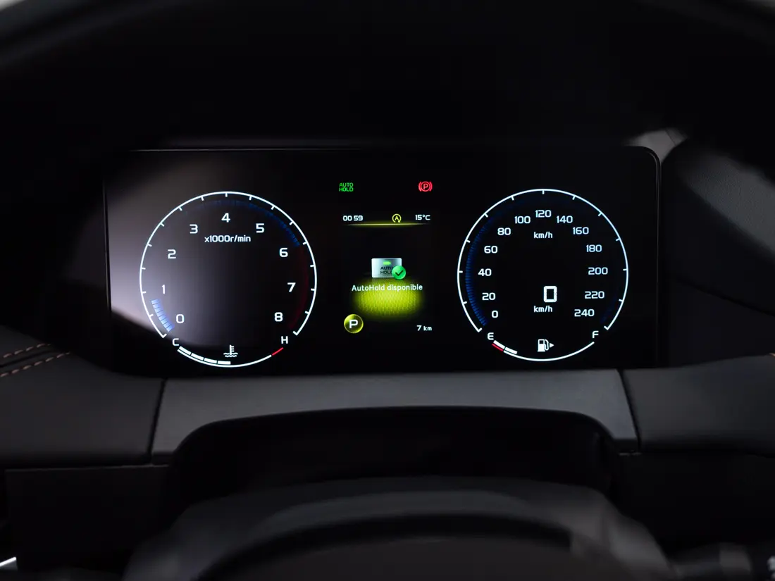 Geely Okavango — foto 12 de 20