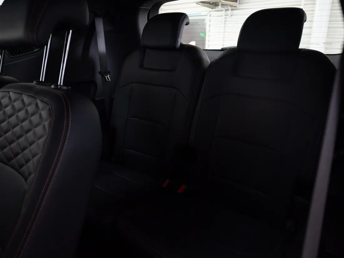 Geely Okavango — foto 14 de 20
