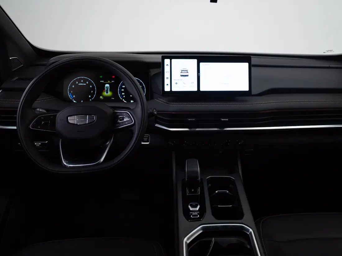 Geely Okavango — foto 15 de 20