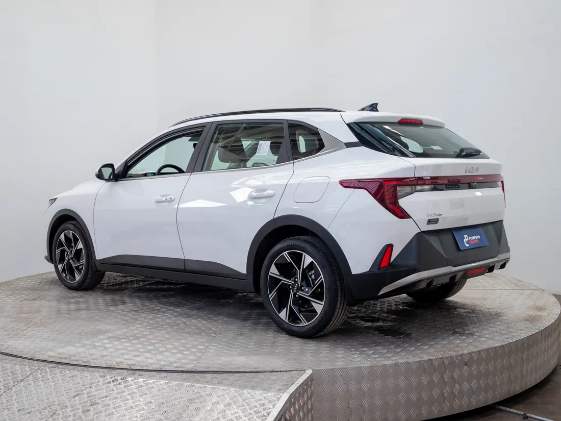 KIA K3 Cross — foto 4 de 20