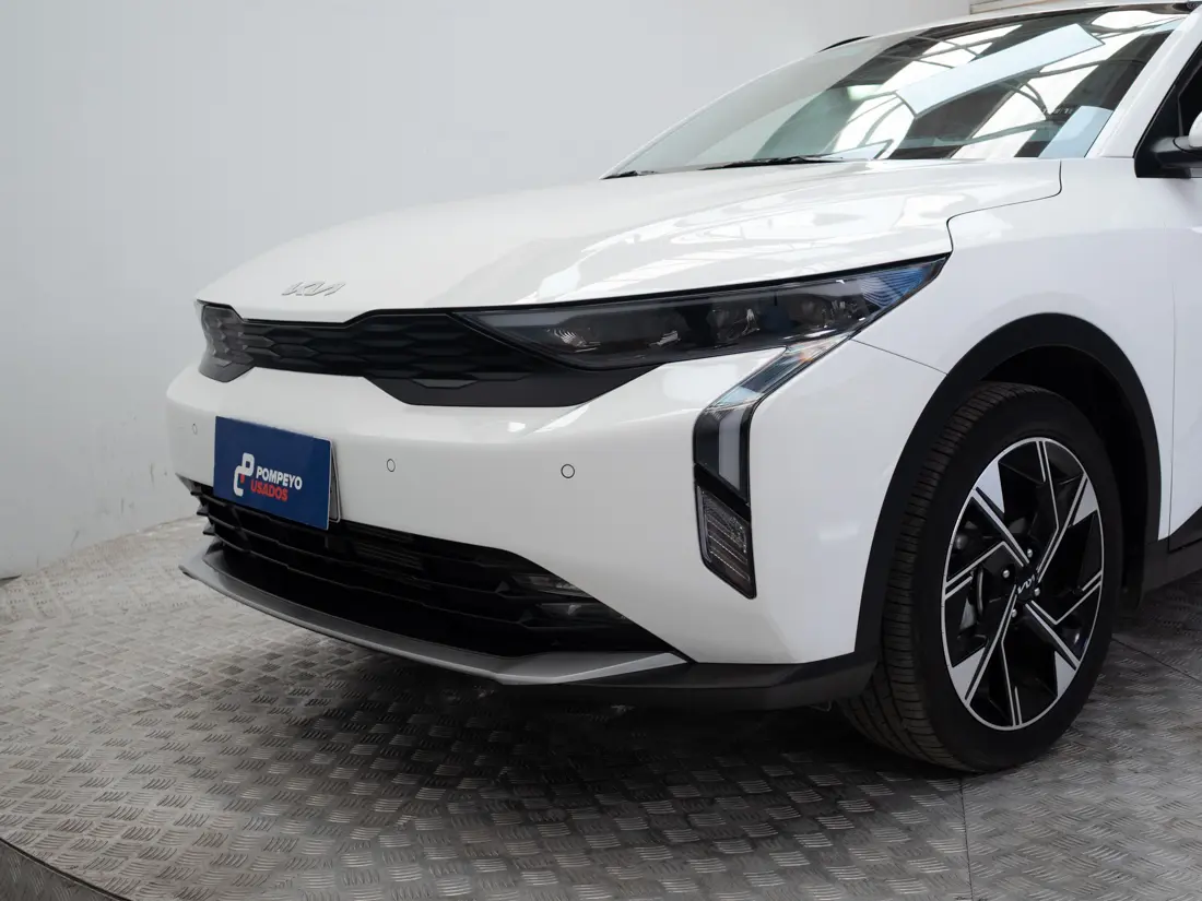 KIA K3 Cross — foto 18 de 20