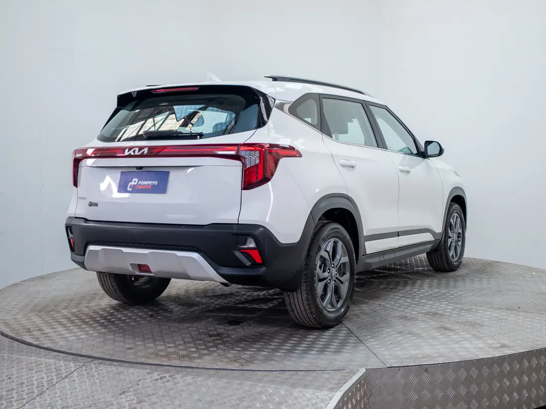 KIA Seltos — foto 6 de 18