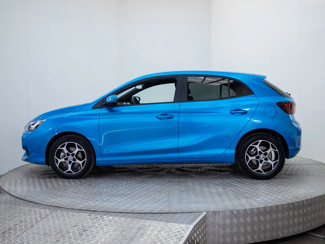 MG New3 — foto 3 de 17