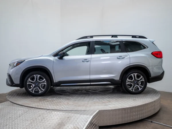 Subaru EVOLTIS 2027 usado — Pompeyo Carrasco — foto 3