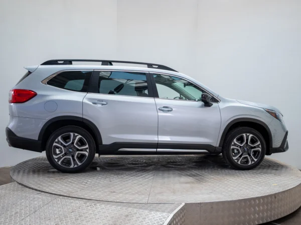 Subaru EVOLTIS 2027 usado — Pompeyo Carrasco — foto 7