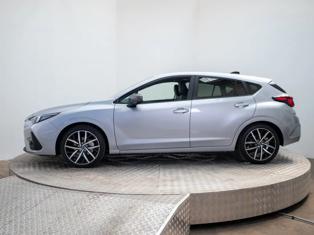 SUBARU ALL NEW IMPREZA 2.0I AWD CVT TOURING HK + LAM 2027