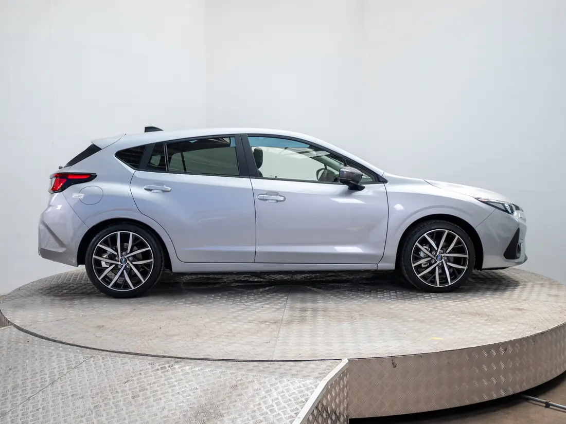 SUBARU ALL NEW IMPREZA 2.0I AWD CVT TOURING HK + LAM 2027