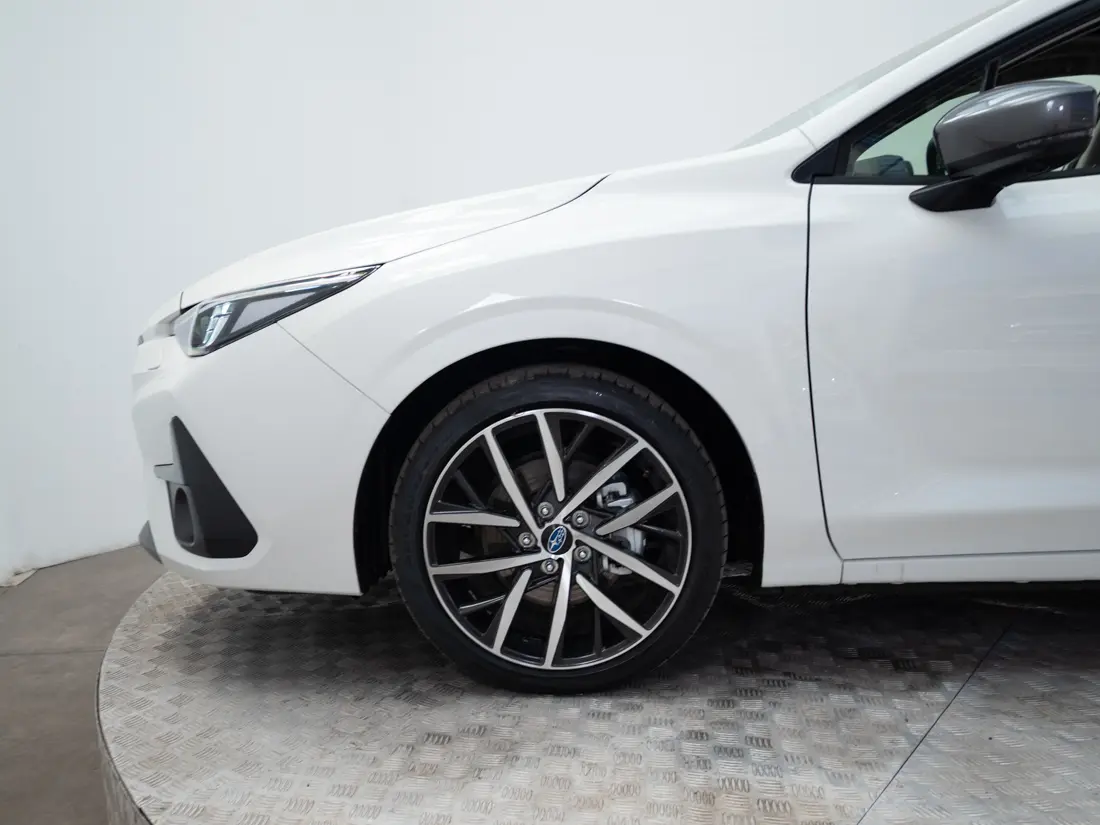 SUBARU ALL NEW IMPREZA 2.0I AWD CVT TOURING HK + LAM 2027